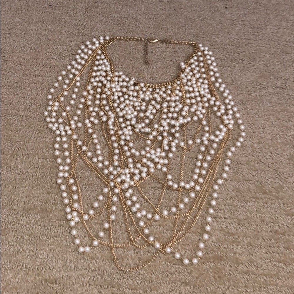 Body chain like pearl necklace